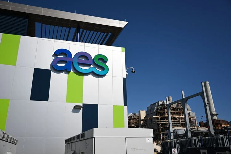 BlackRock and EQT Lead $10.7 Billion Takeover of AES in AI Power Boom