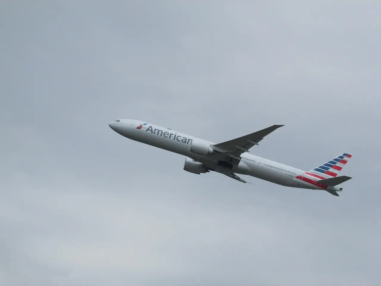 American Airlines Unions Intensify Pressure on Board Over Profit Gap